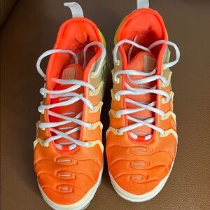 Nike woman’s vapor max plus  Orange Gradient Sneakers with White Laces